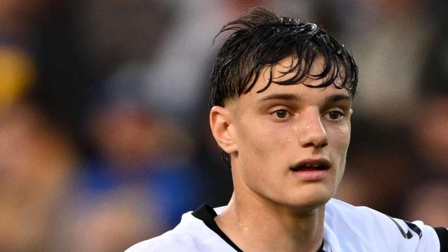 CdS - Difesa Inter, nome pronto se va via uno tra Bisseck e Pavard. Tesoretto per Leoni
