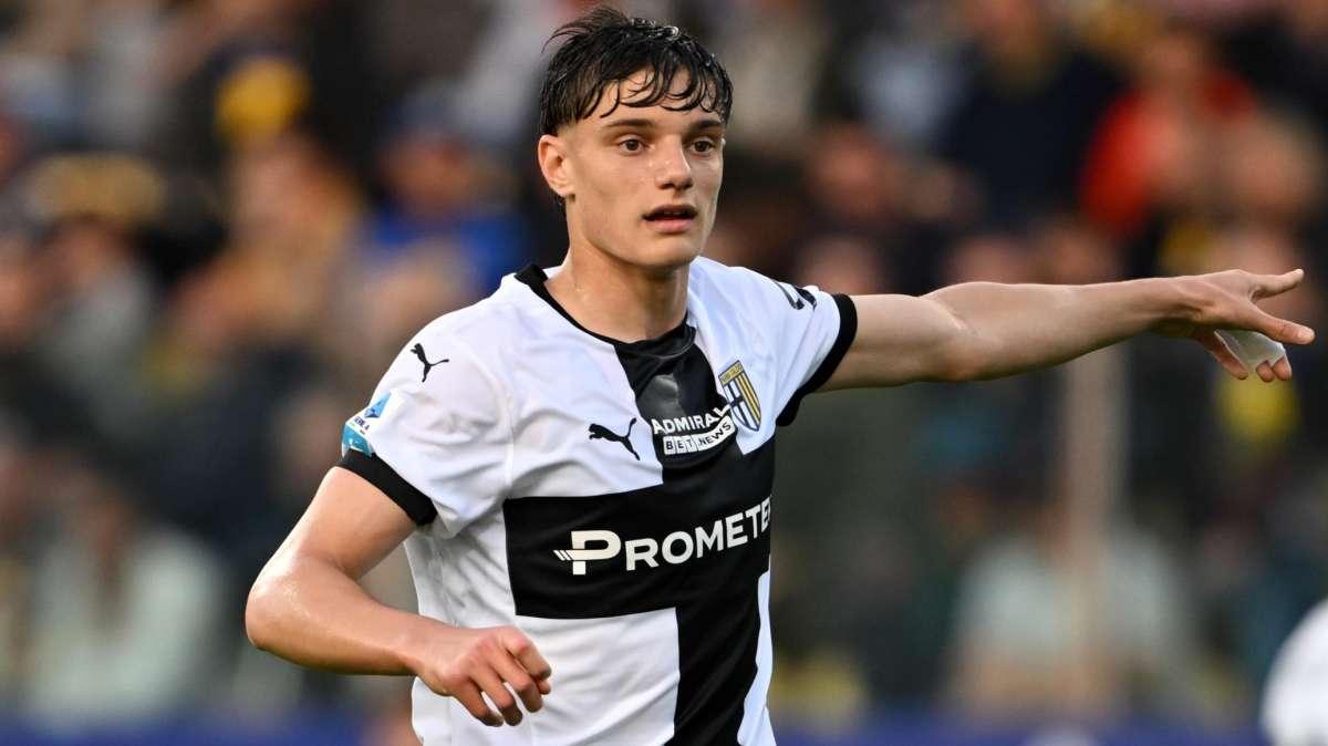 CdS - Inter, Oaktree ha già investito circa 60 milioni: ora le cessioni. Bisseck in Premier League per avere Leoni?