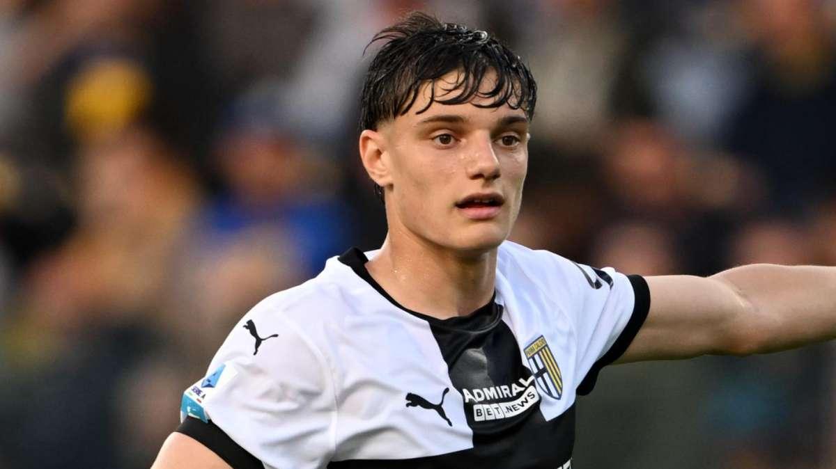 Sky - Non solo Inter, su Leoni spinge forte anche il Milan. Il Parma non vacilla: le condizioni