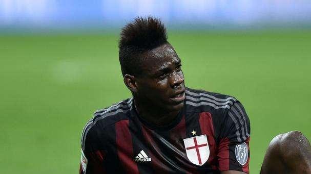 Balotelli l'indesiderato: il Liverpool spera nella ricca offerta dei cinesi. E valuta la risoluzione contrattuale