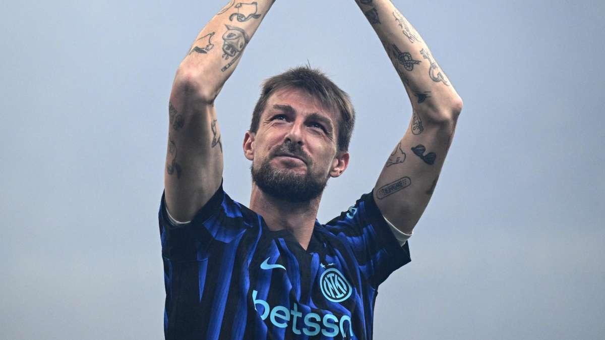 Moretto: "Acerbi può restare in Italia: sondaggi da parte di Monza e Genoa"