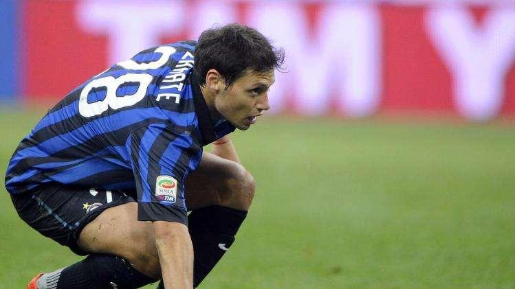 Zarate, ultima chance. Castaignos, prestito solo in Italia