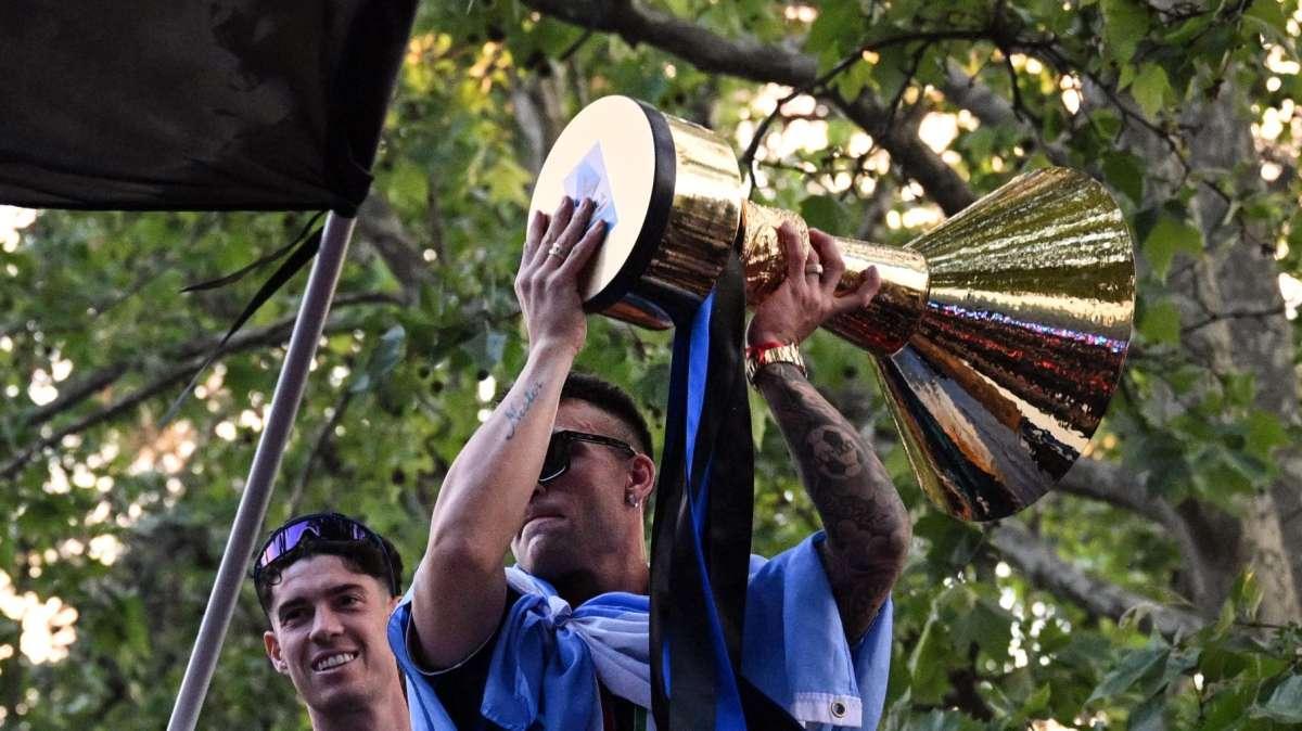 VIDEO - L'Arena Civica si tinge di nerazzurro: allenamento e festa per tutta l'Inter