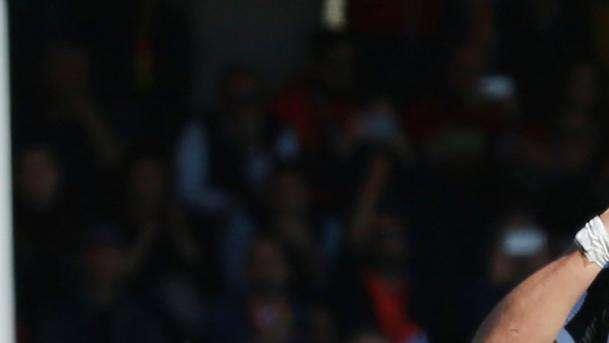 La Juve supera il Benevento grazie a due rigori e la tripletta di Dybala. Anche Douglas Costa in gol