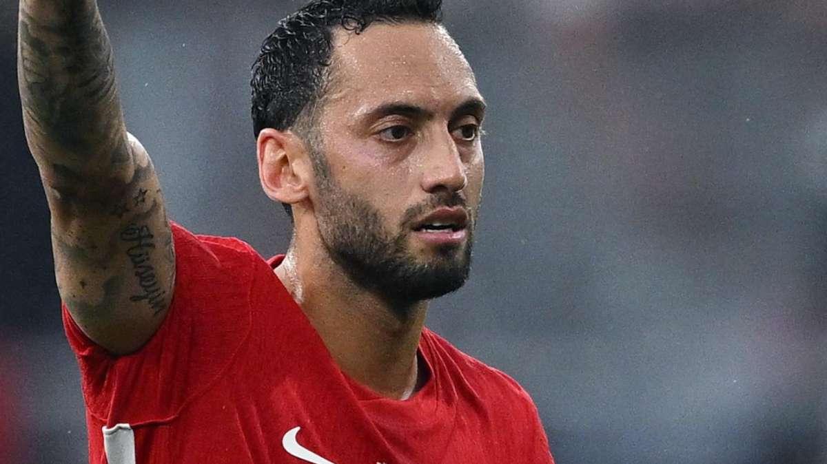 Calhanoglu, visita del padre al presidente della Federcalcio turca: i temi sul tavolo 