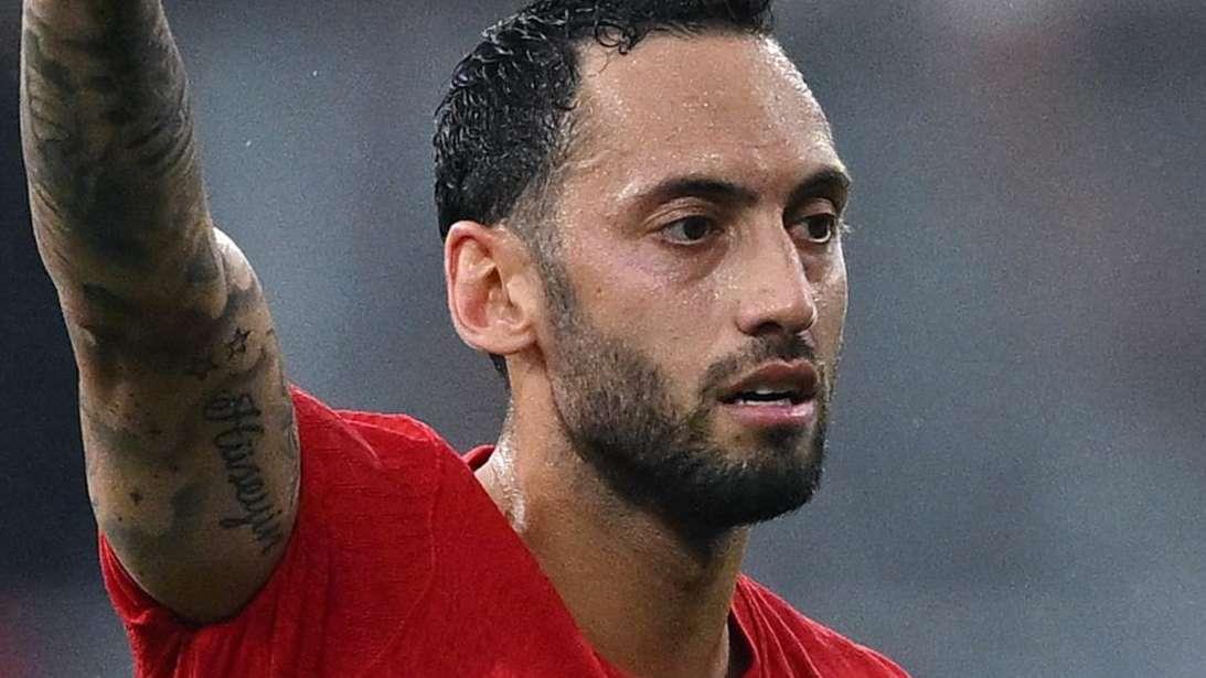 InterNazionali - Hakan Calhanoglu a segno dal dischetto con la Turchia. Poco dopo, in gol anche Güler