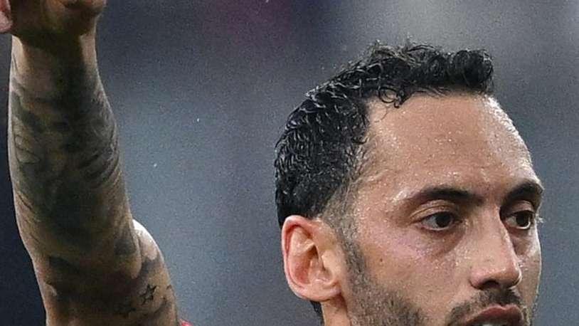 Arda Turan: "Adoro Calhanoglu, giocatore speciale. Il suo esempio importante per gli espatriati"