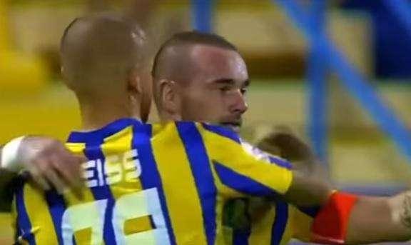 VIDEO - Sneijder è ancora superiore: splendida parabola (e assist) nel 6-0 dell'Al-Gharafa