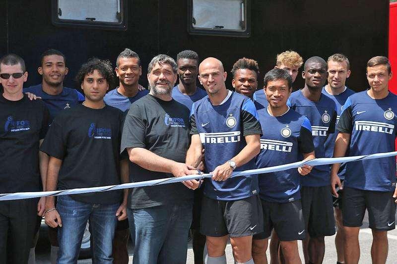 I giocatori dell'Inter inaugurano Il Sapore del Buio