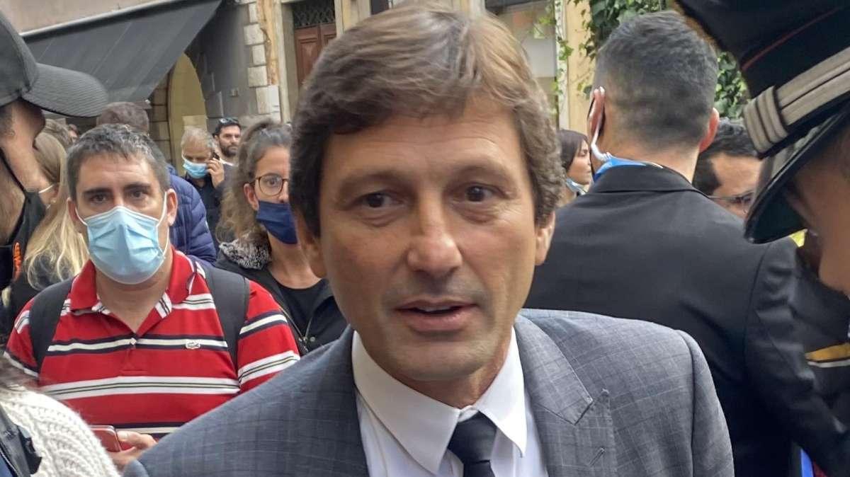 Rivoluzione PSG: dopo il rinnovo di Mbappé, Al-Khelaifi silura il ds Leonardo
