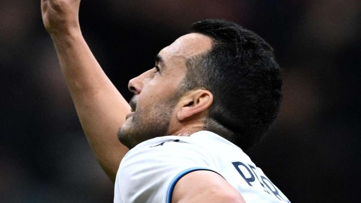 Cagliari, colpo salvezza al Bentegodi: 2-0 al Verona. Ondrejka illude il Parma, Pedro rianima la Lazio: finisce 2-2