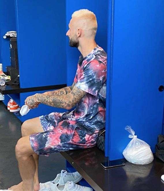 Nainggolan prende in giro l'outfit eccentrico di Brozovic: "Very epic"