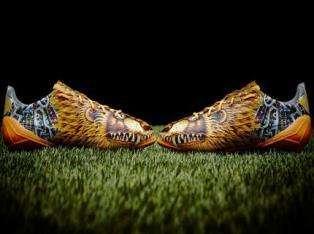 FOTO - Per Mauro Icardi un paio di scarpe imperiali