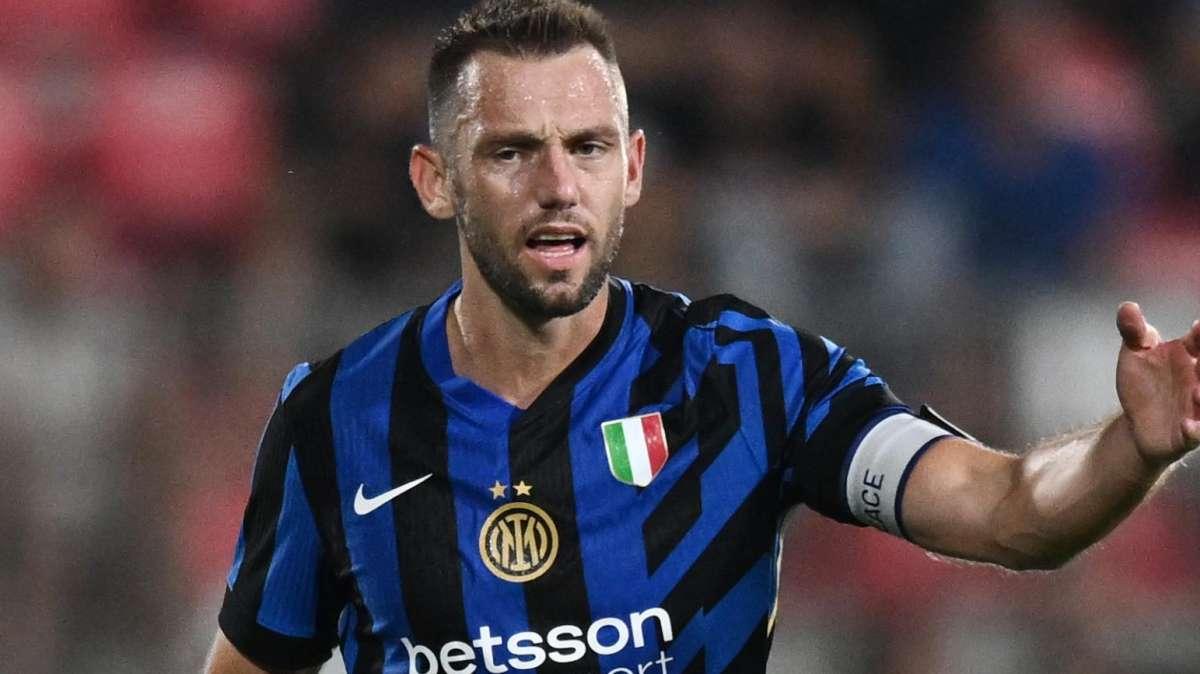 TS - Taremi e Arnautovic in panchina a Genova, De Vrij out per le prime due 