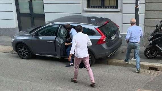 VIDEO - Movimenti in sede, blitz dell'agente Tullio Tinti con Pari e Montipò