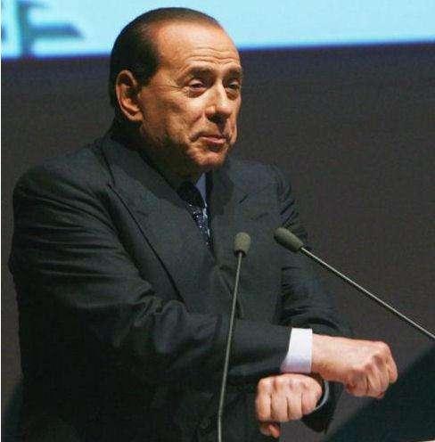 "Le manette? Mou puo essere citato per plagio..."