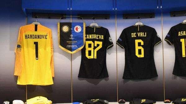 FOTO - Inter-Slavia Praga, tutto pronto negli spogliatoi del Meazza