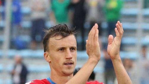 E. League, Chiriches regala la quinta vittoria al Napoli