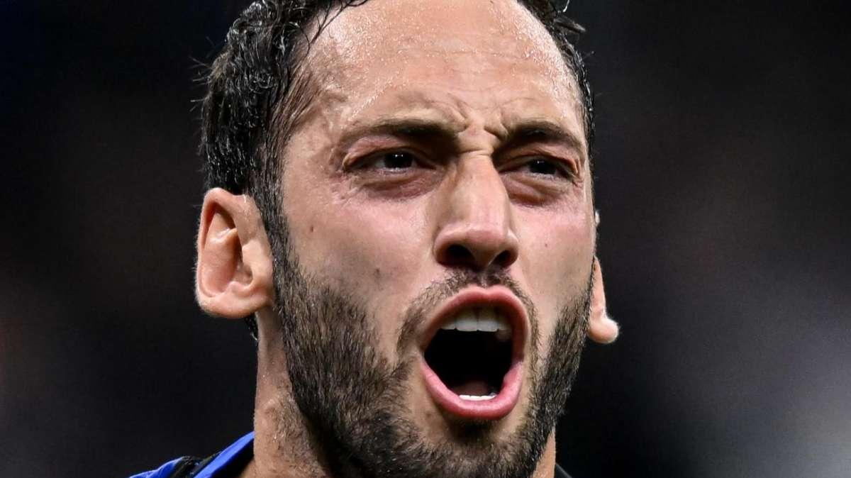 GdS - Calhanoglu, possibile nuovo ruolo: Chivu lavora per riportarlo al passato