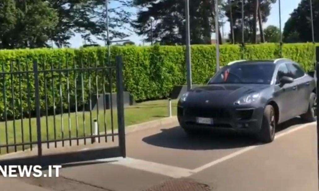 VIDEO - Finito l'incontro con Inzaghi e i dirigenti, Tinti e Montipò lasciano Appiano