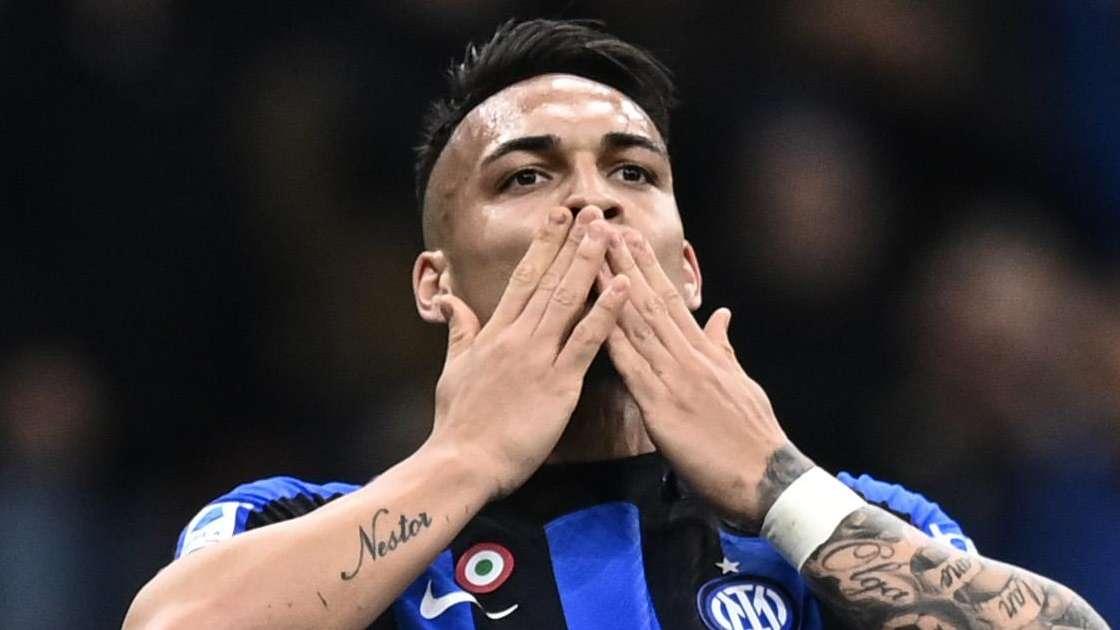 Lautaro celebra la vittoria sul Porto. E sottolinea lo spirito di gruppo