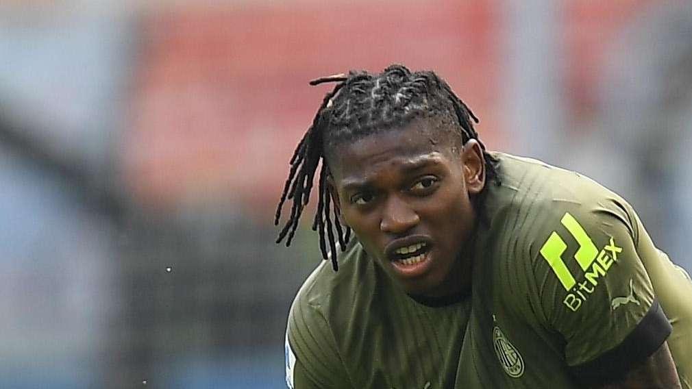 Milan, elongazione all'adduttore per Leao. Ad oggi il portoghese è in dubbio per il derby