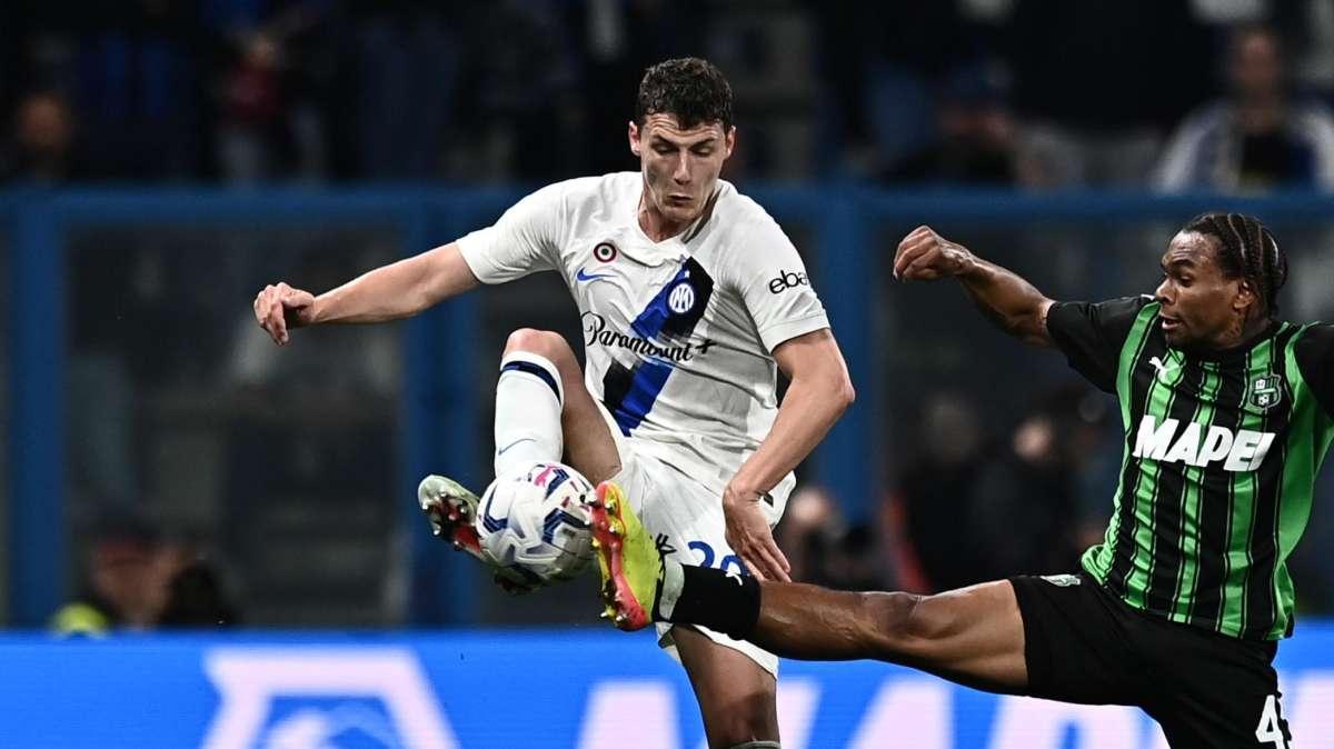 Giudice sportivo: 6 squalificati per un turno e 11 diffidati. Sesta sanzione per l'interista Pavard
