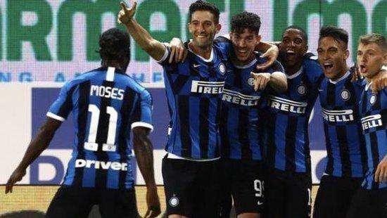 Moses festeggia la rimonta di Parma: "Grande mentalità dei ragazzi"