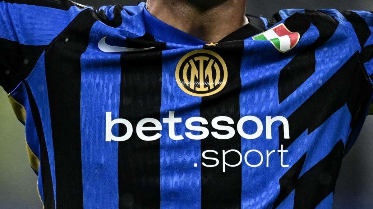FOTO - Spogliatoio pronto per il quinto derby stagionale: Inter in campo in nerazzurro