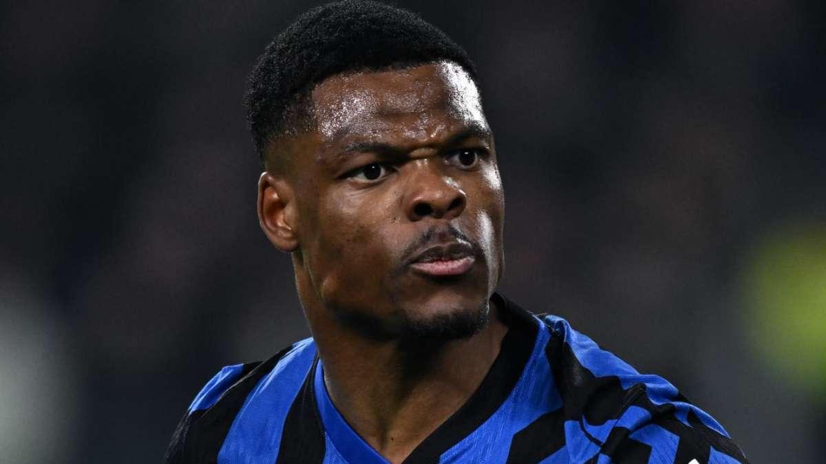 Top 11 della Serie A, presente Denzel Dumfries. Il Como ne piazza tre, nessun giocatore della Juve