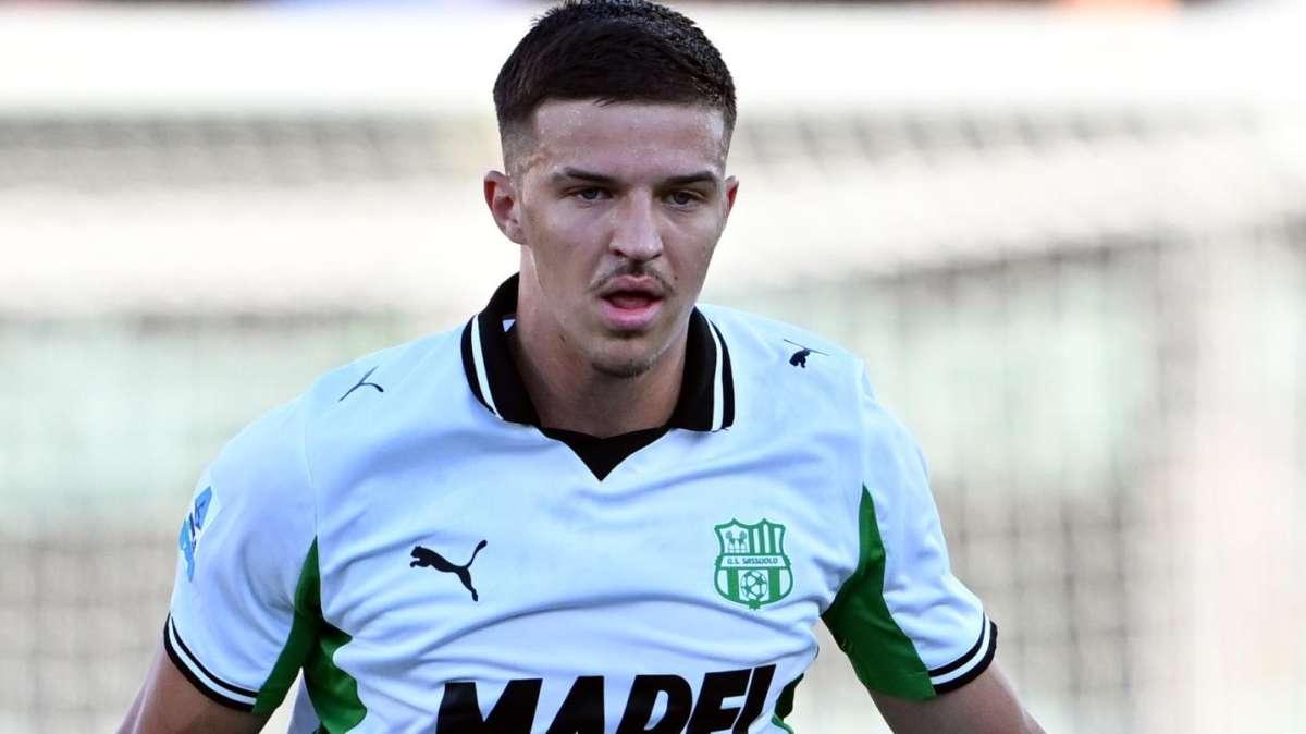 CdS - Muharemovic-Inter anche senza l'addio di Bastoni. Ma arriva la Premier