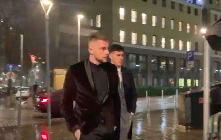 VIDEO - Bastoni e Skriniar si presentano alla cena natalizia