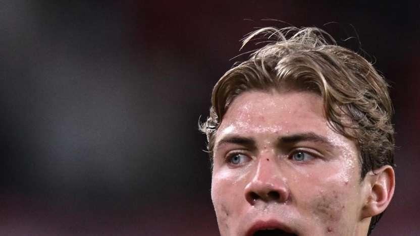 TS - L'Inter ha l'ok di Hojlund e lo United apre al prestito con riscatto: nerazzurri in pole