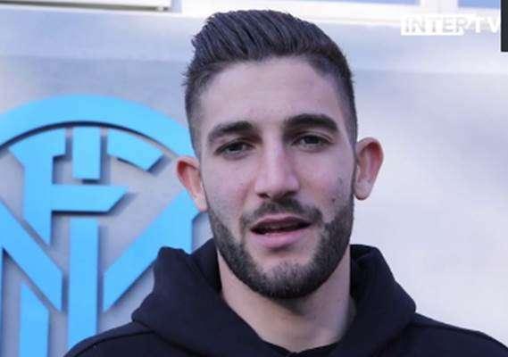 Gagliardini, auguri a Pezzali. Il cantante ringrazia: "Sta costruendo una realtà impronosticabile l'anno scorso"