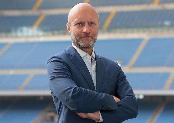 CdS - Van Huuksloot torna in società: il rinnovo di San Siro l'obiettivo principale