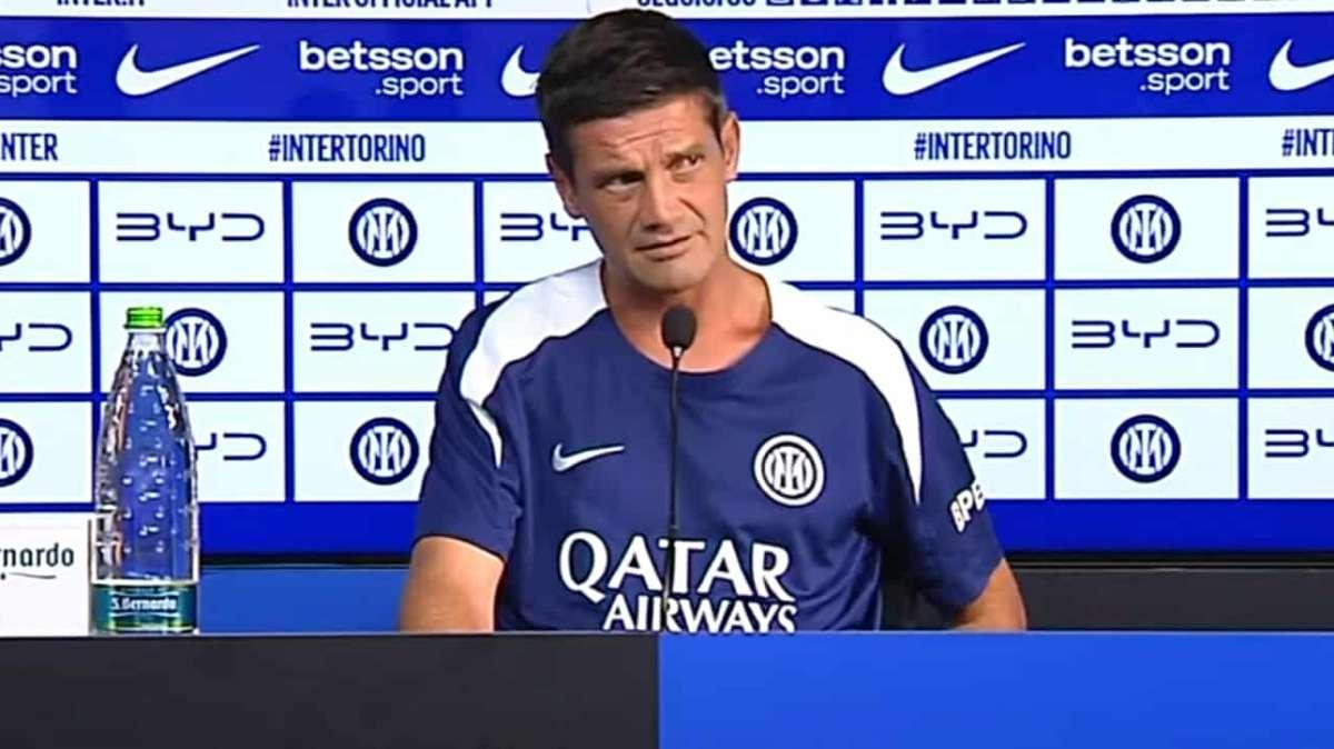 Chivu: "Scudetto? Io la penso come Allegri, il Napoli è favorito. Sul mercato qualità e non quantità"