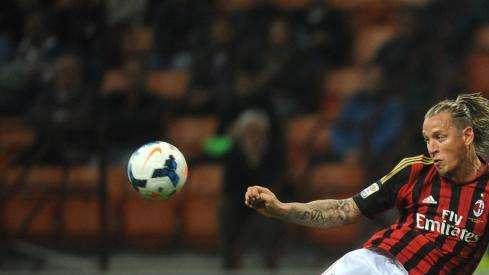 Sarà il derby delle 'porte chiuse': il Milan in casa...