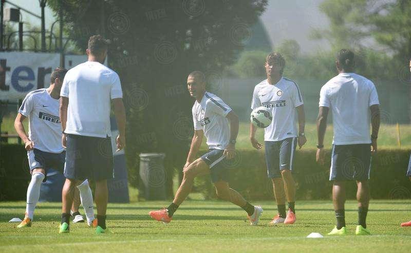 FOTO - 'Torello' per i nerazzurri: Vidic al centro