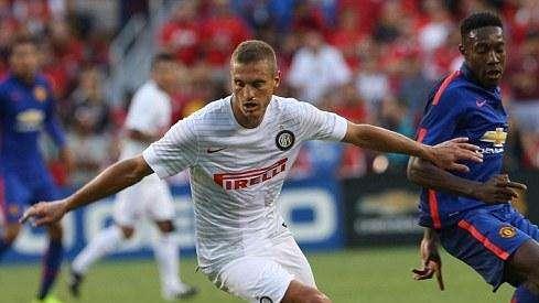 Vidic, guaio a Ferragosto. Resta chiuso in ascensore 