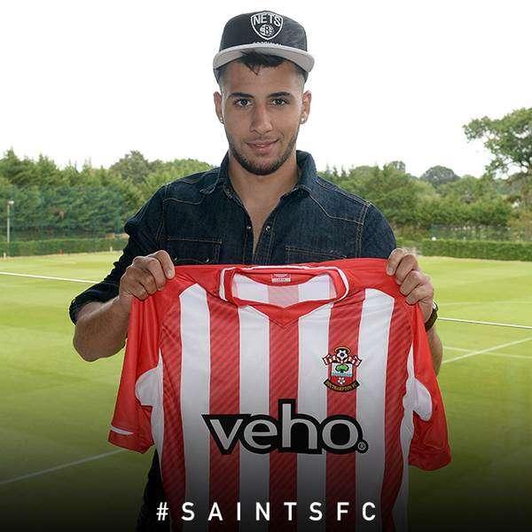 Taider al Southampton con la maglia numero 17