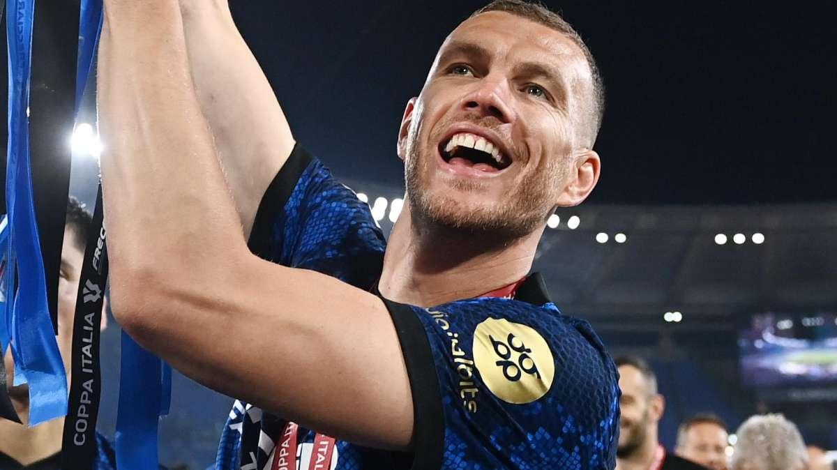 CdS - Dzeko-Valencia non si fa. L'addio del bosniaco avrebbe portato Dybala all'Inter