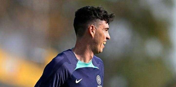 Bastoni scalda i motori: "Nuovo giorno, nuovo allenamento"