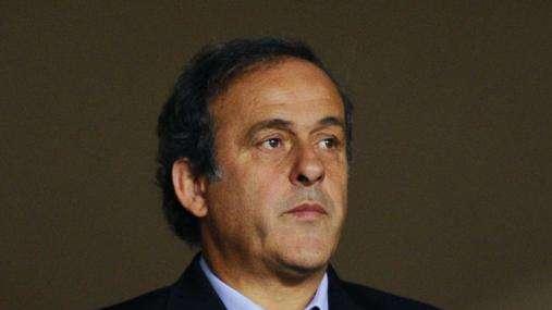 Platini: "5 arbitri non vedono? Cambino mestiere"