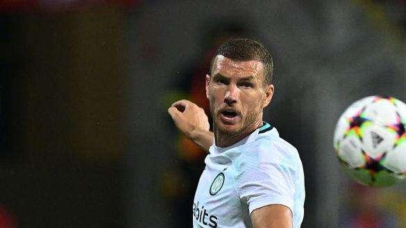 CdS - Dal possibile addio per far posto a Dybala al nuovo ruolo di riserva: Dzeko cerca una nuova impresa