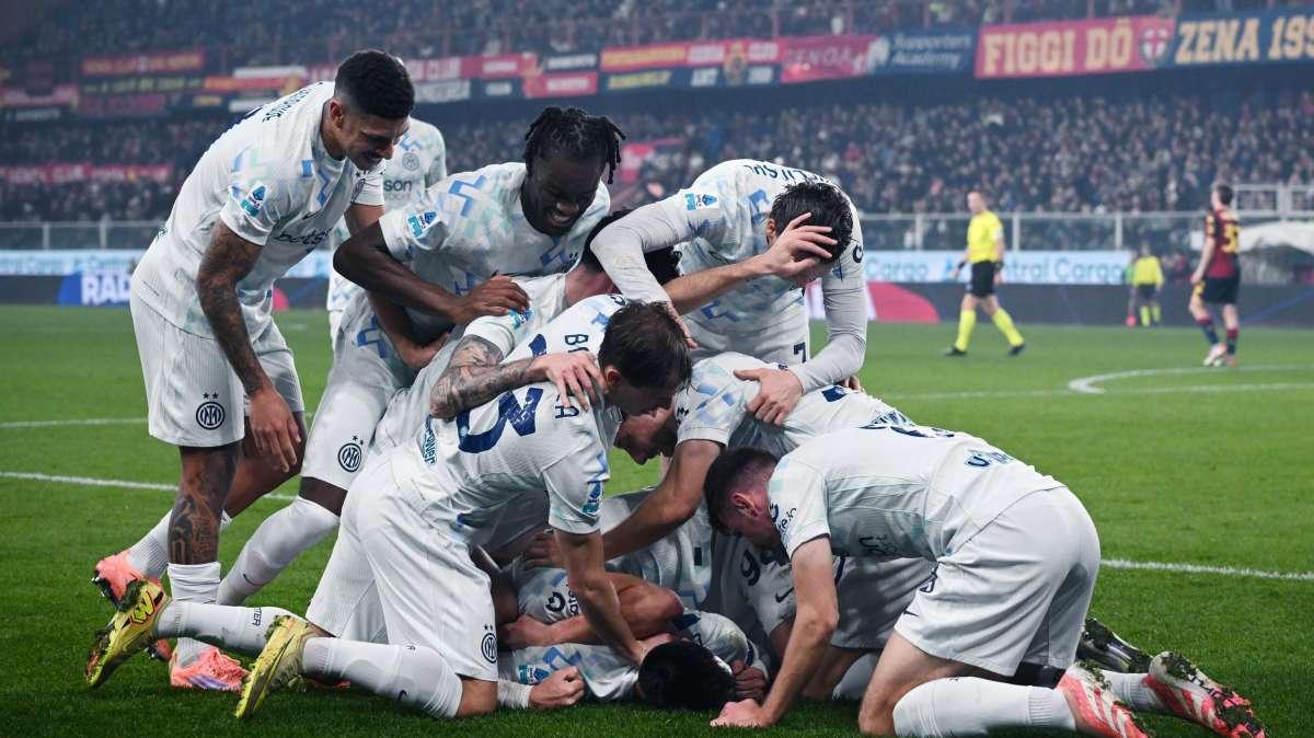 L'Inter mette la freccia su Milan e Napoli: Genoa battuto 2-1 a Marassi, i nerazzurri sono primi in classifica
