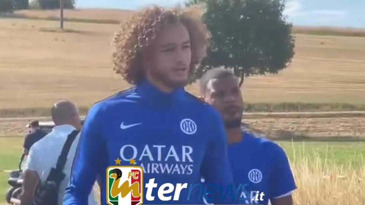 VIDEO - Inter in ritiro: giocatori in bici all'allenamento, Massolin e Diouf scelgono la golf car