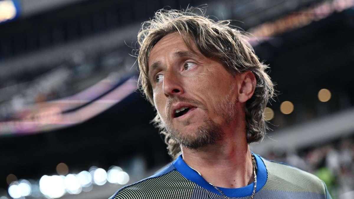 Modric: "Avevo altre offerte, ma ho voluto subito il Milan. La mediocrità non può soddisfarci"