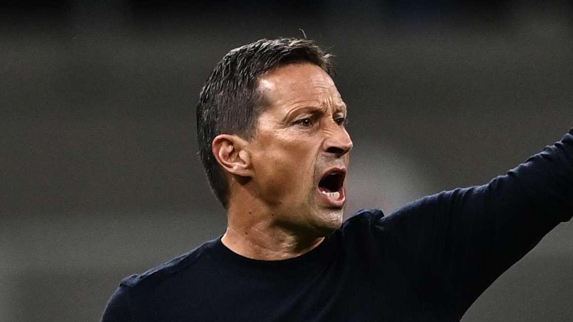 Benfica, Schmidt pensa ancora al rigore non dato con l'Inter: "Il VAR non mi piace"