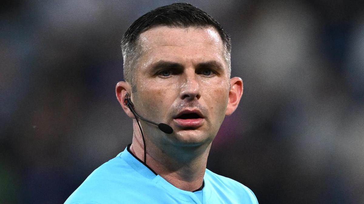 Real Madrid-Inter: fischia Oliver, l'arbitro del "bidone dell'immondizia al posto del cuore"