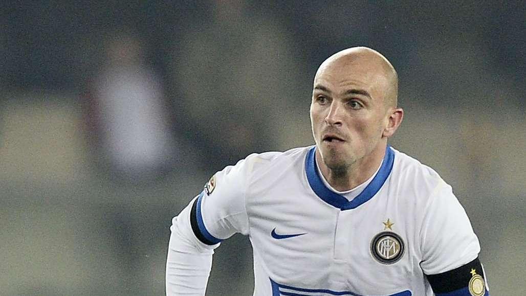Cambiasso al 45': "Bravo e fortunato Mirante"